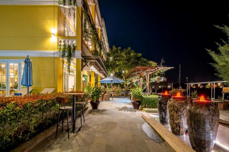 Triple Riverside Villa Hội An